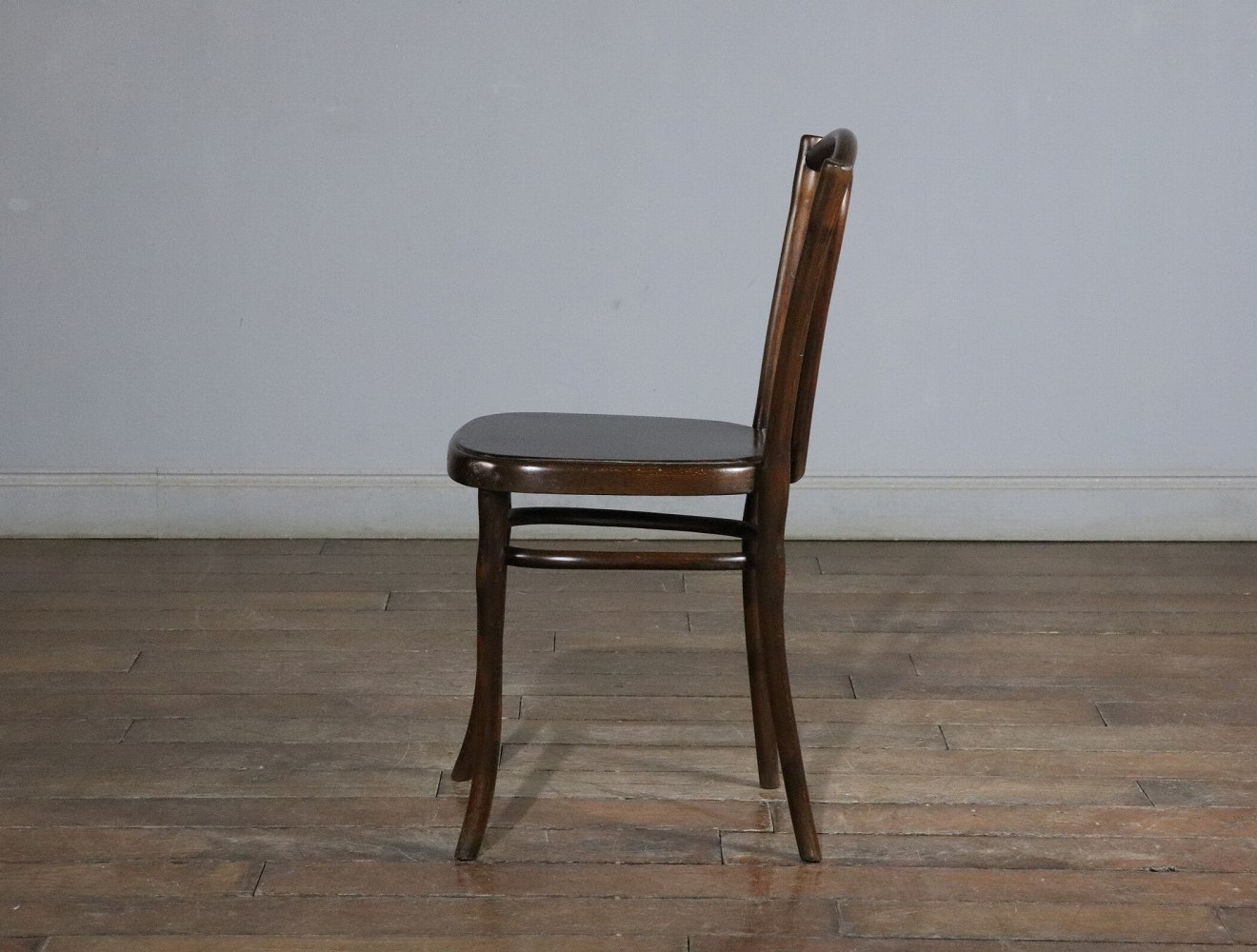ベントウッドチェア THONET