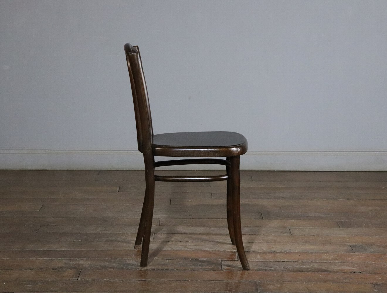 ベントウッドチェア THONET