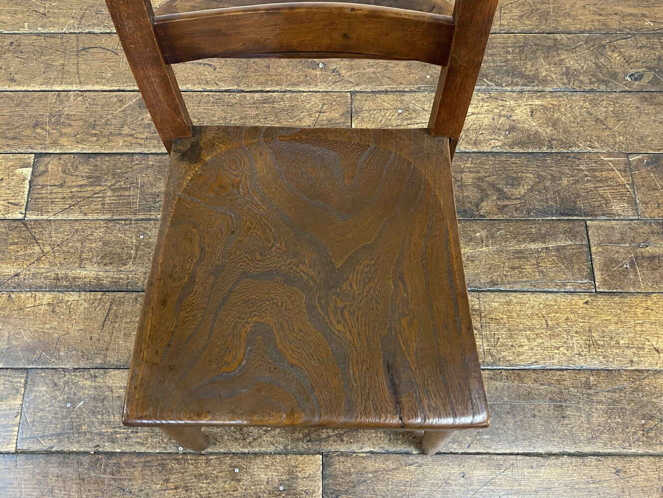 チャーチチェア