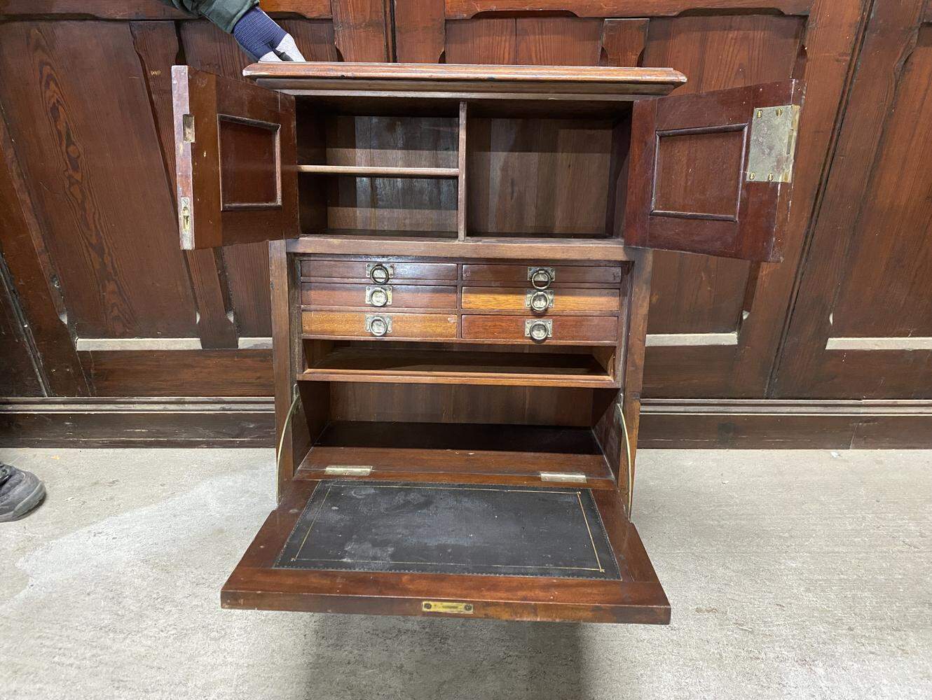 ウォールキャビネット