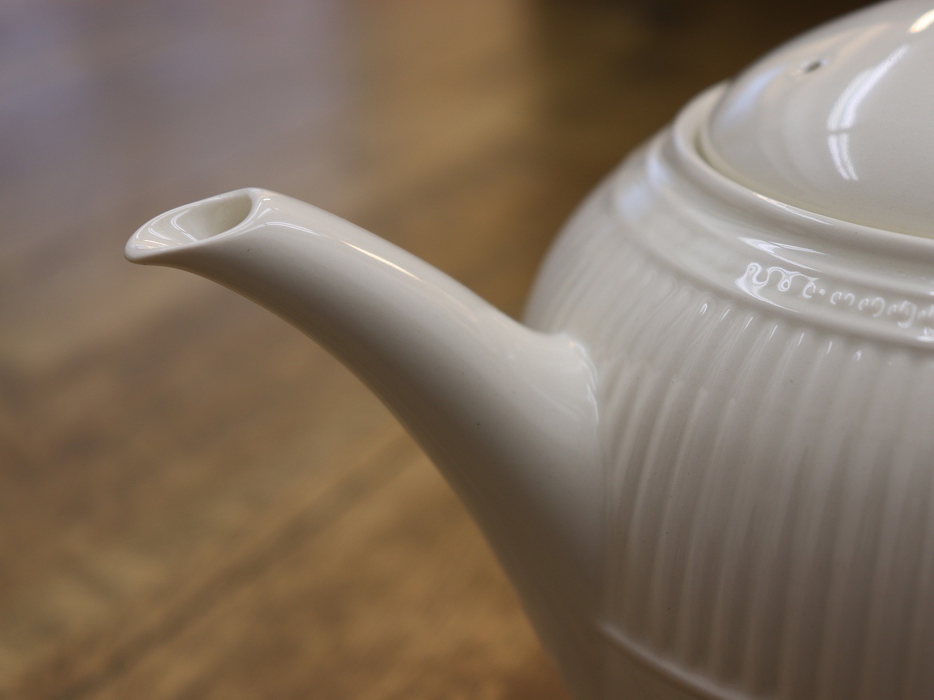 WEDGWOOD クイーンズウェア・ウィンザー クリーム ティーポット | KENT