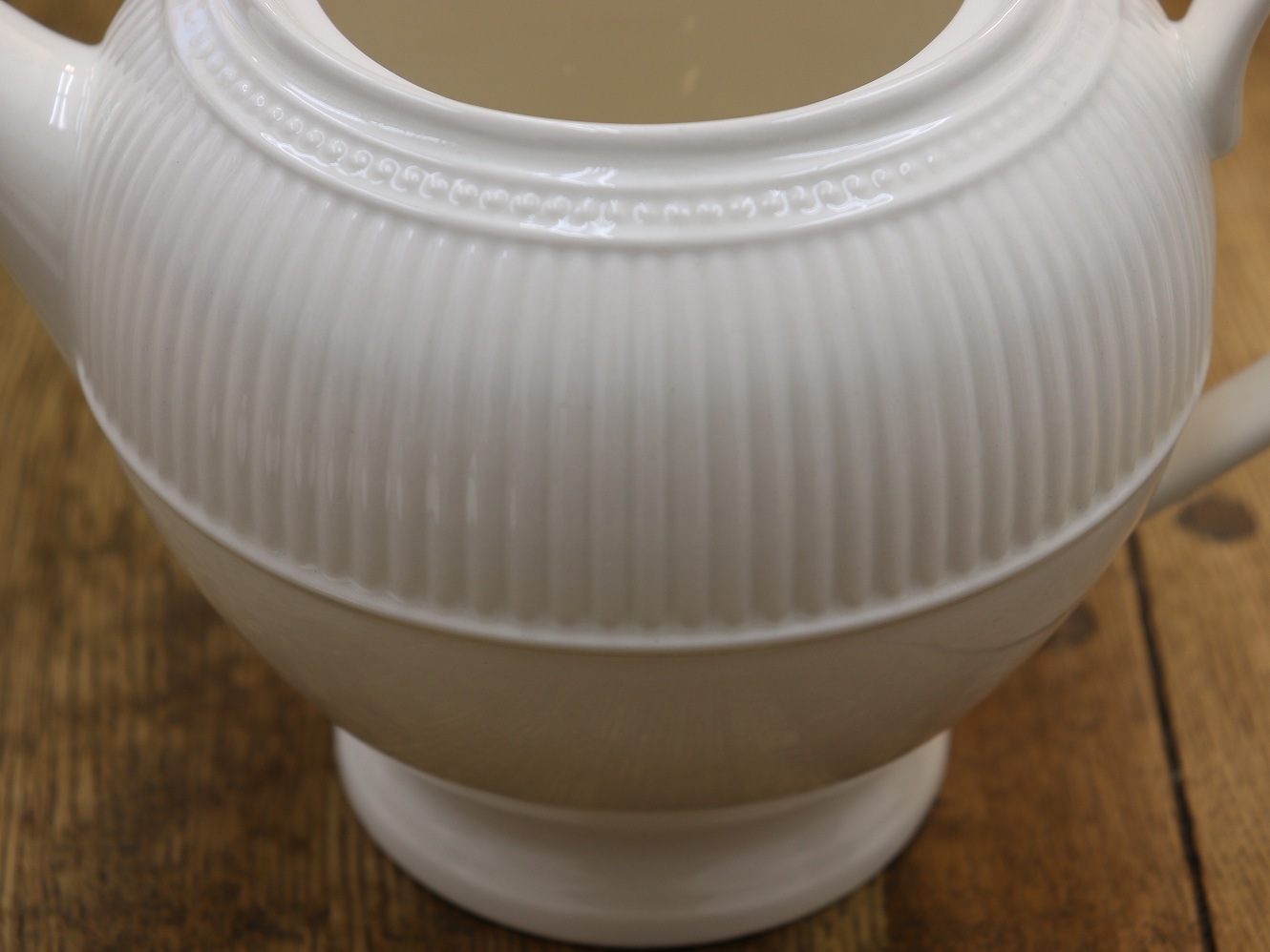 WEDGWOOD クイーンズウェア・ウィンザー クリーム ティーポット