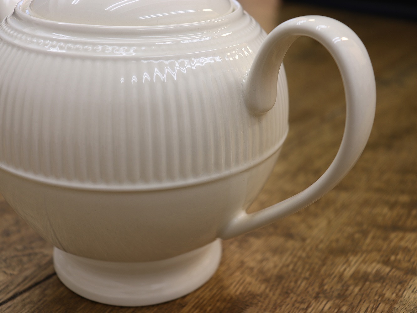 WEDGWOOD クイーンズウェア・ウィンザー クリーム ティーポット