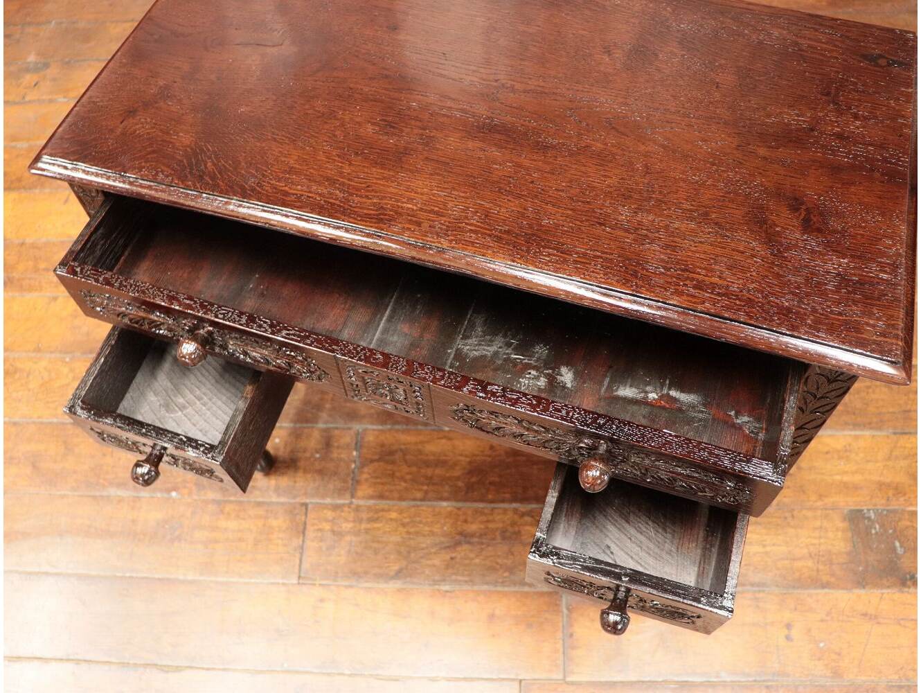 サイドテーブル