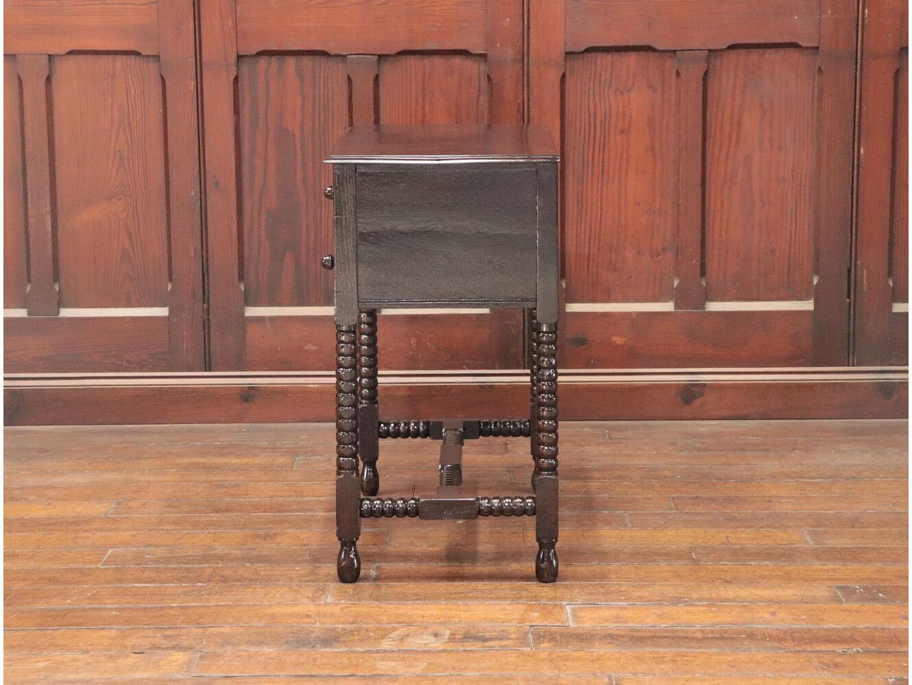 サイドテーブル