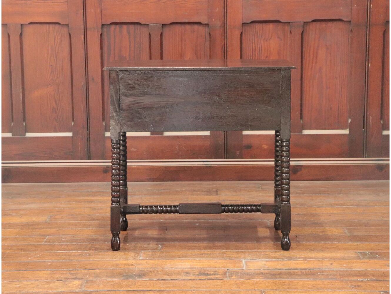 サイドテーブル