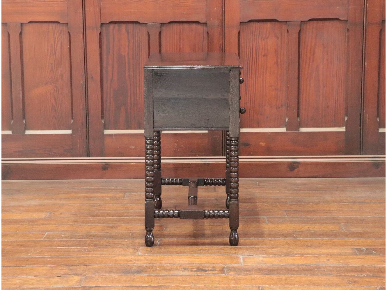 サイドテーブル