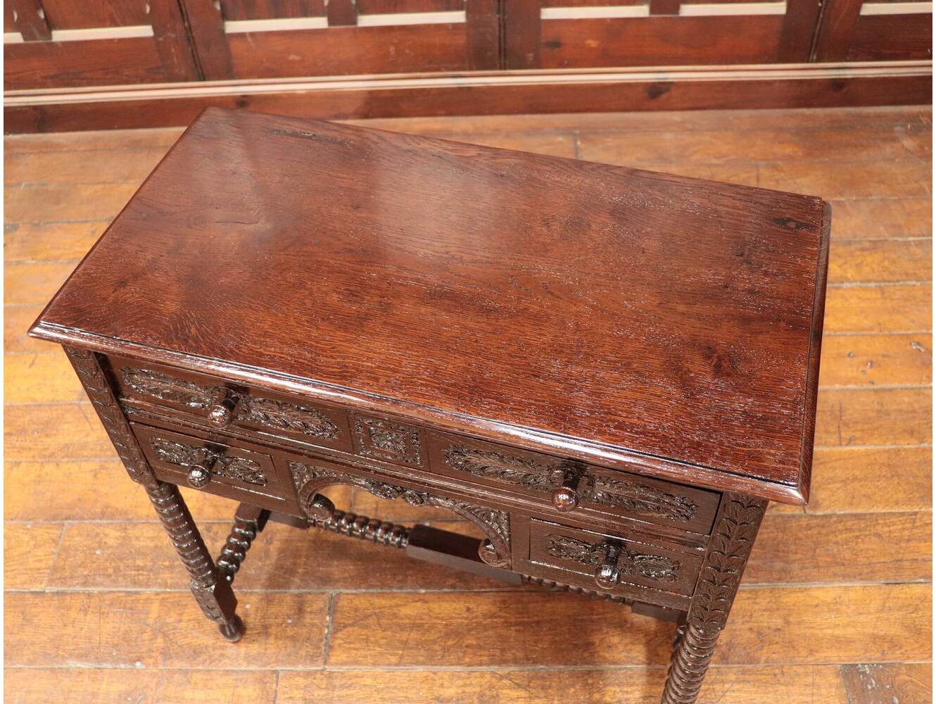 サイドテーブル