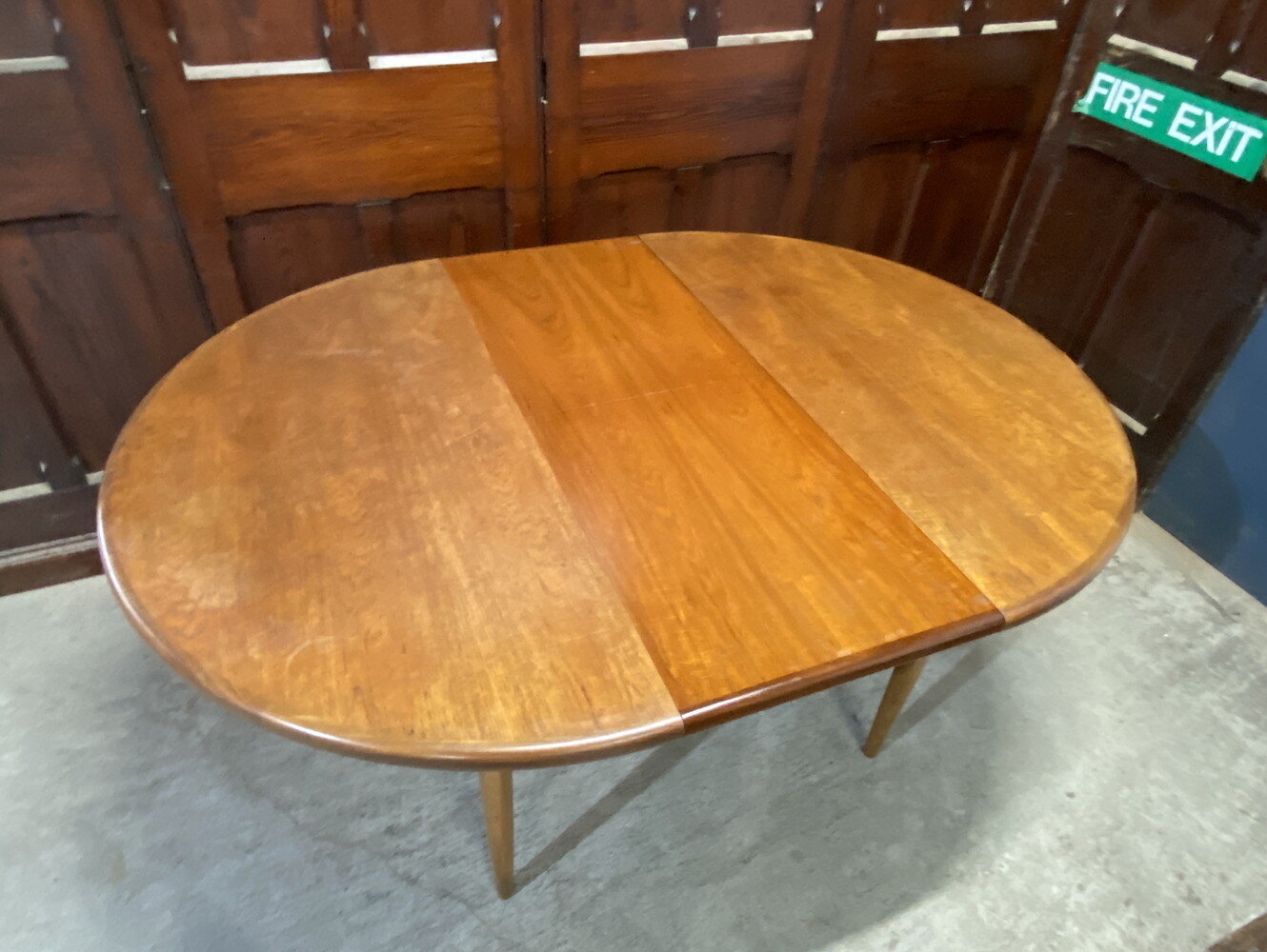 ダイニングテーブル