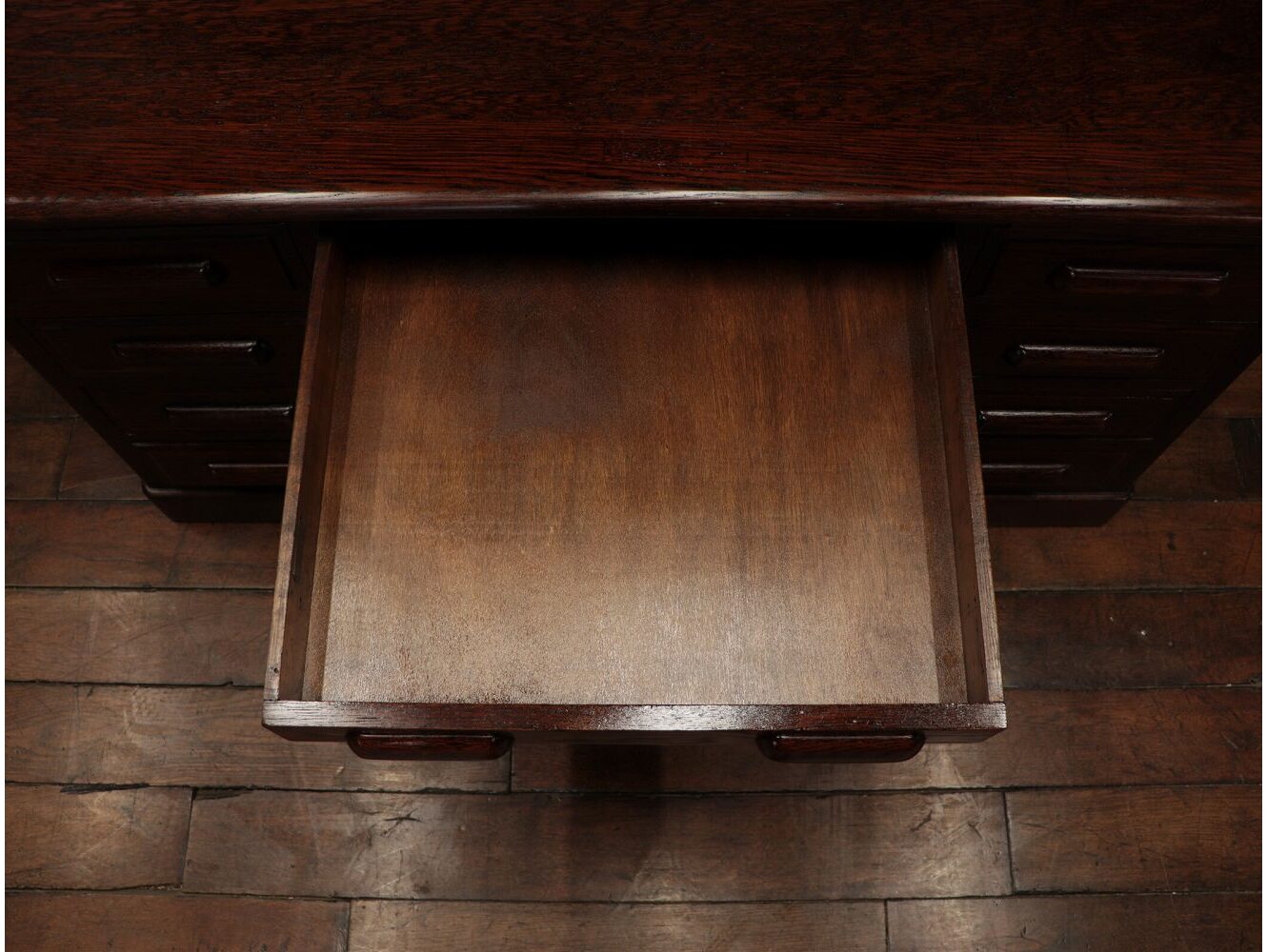 ペデスタルデスク