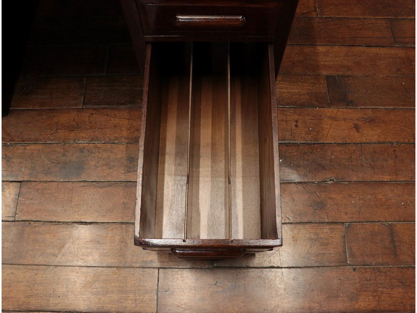 ペデスタルデスク