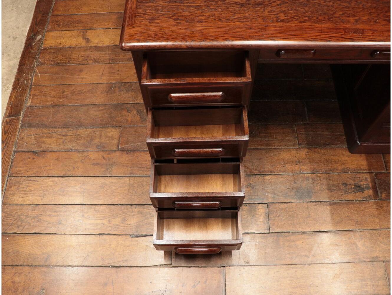 ペデスタルデスク