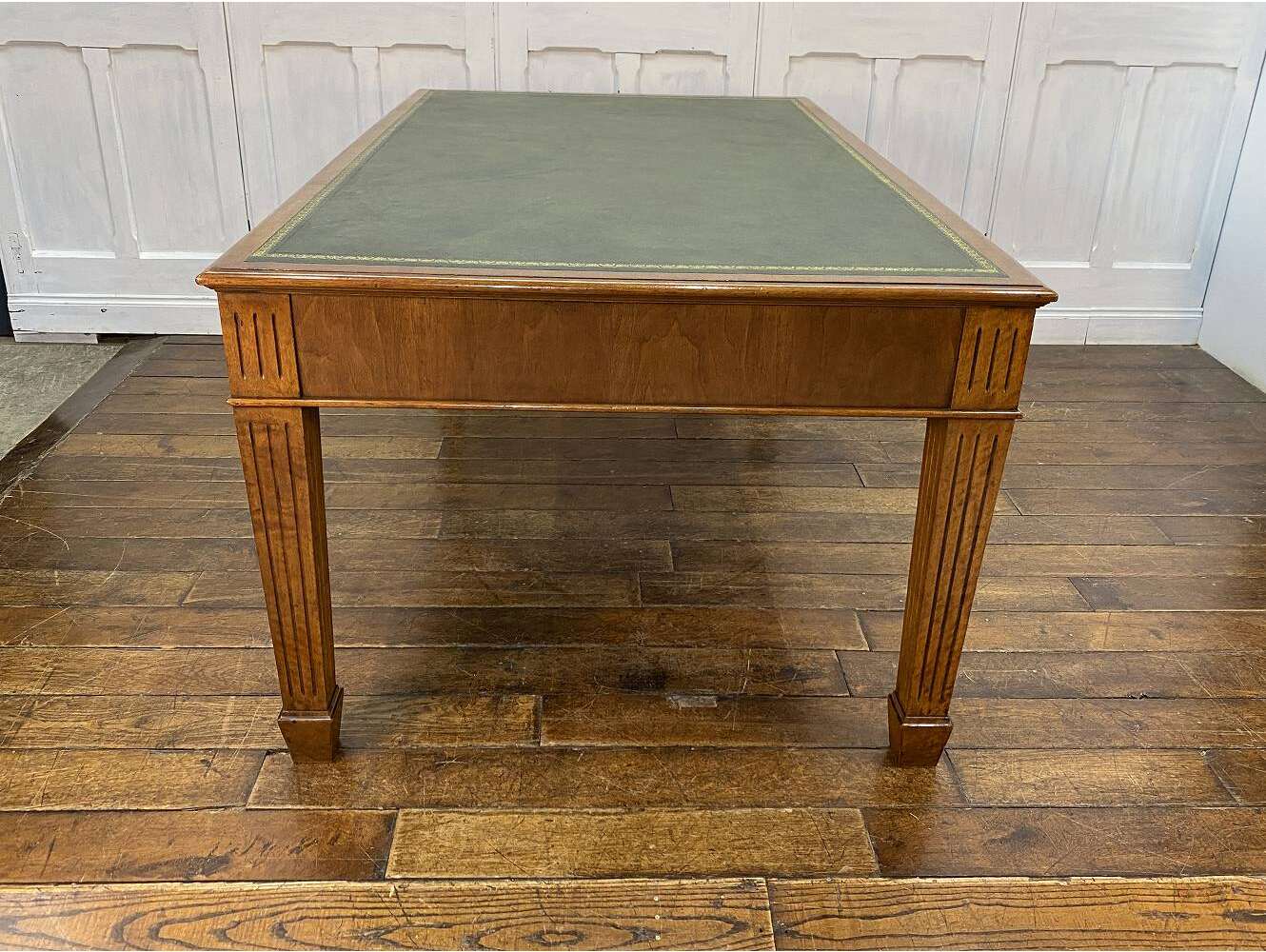 イギリスアンティーク　テーブル イギリスアンティーク テーブル アンティーク テーブル 渋い代物