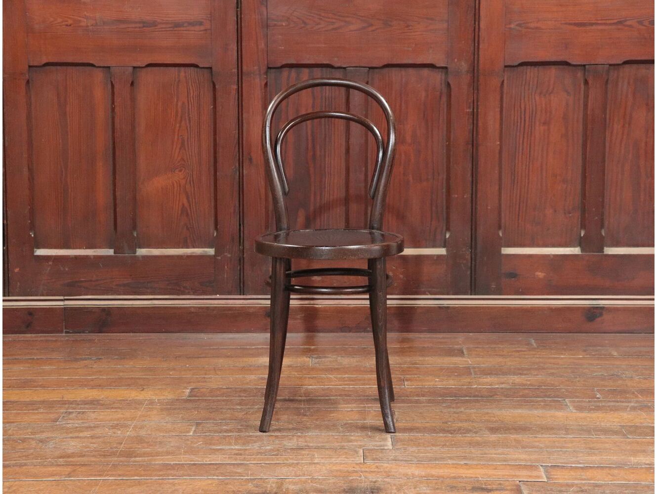 ベントウッドチェア THONET