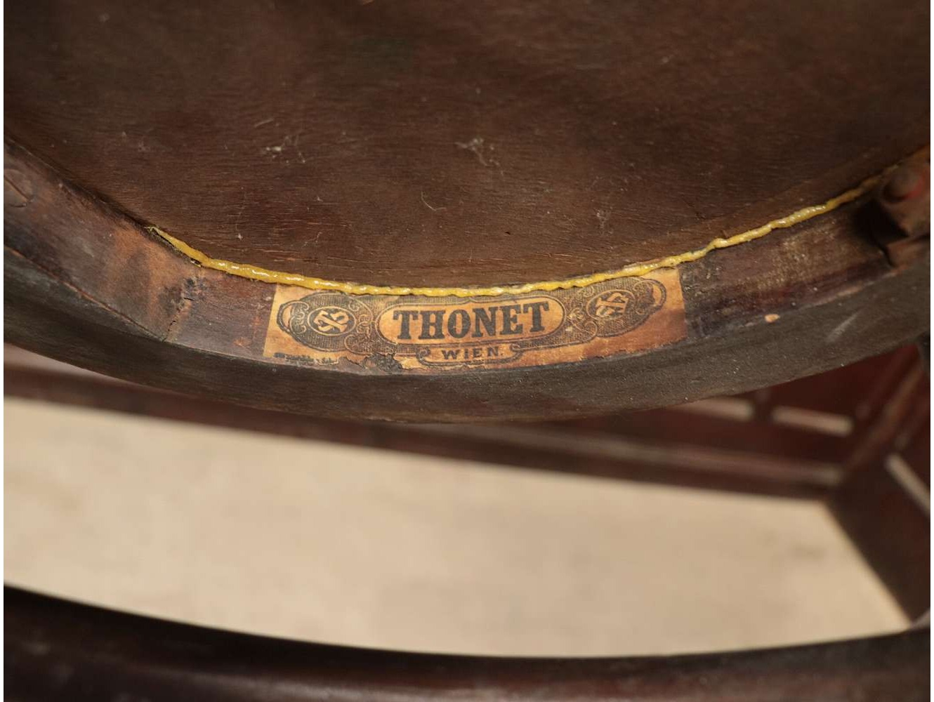 ベントウッドチェア THONET