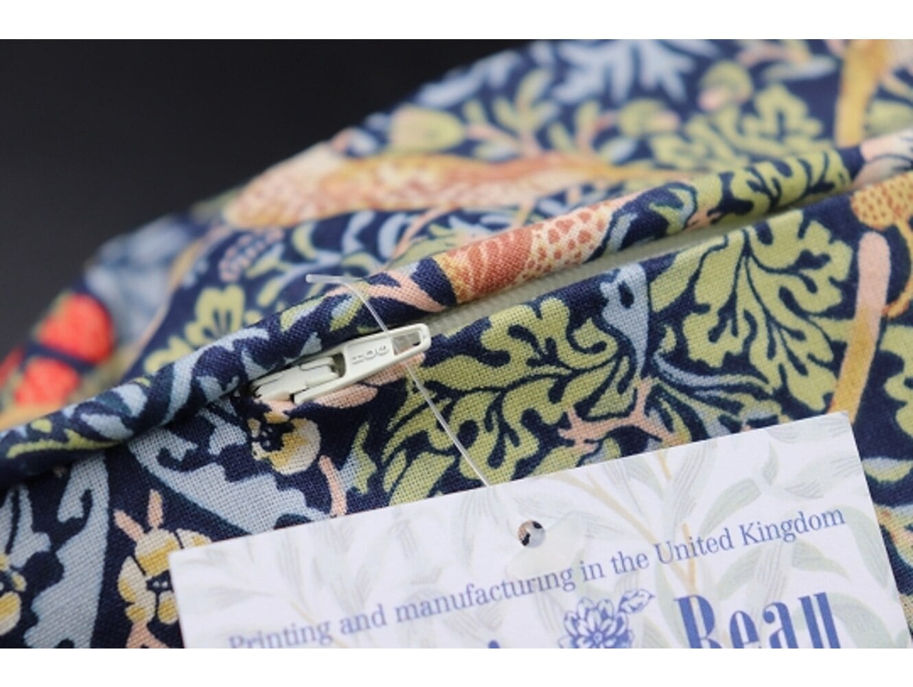 Strawberry Thief Blue クッションカバー