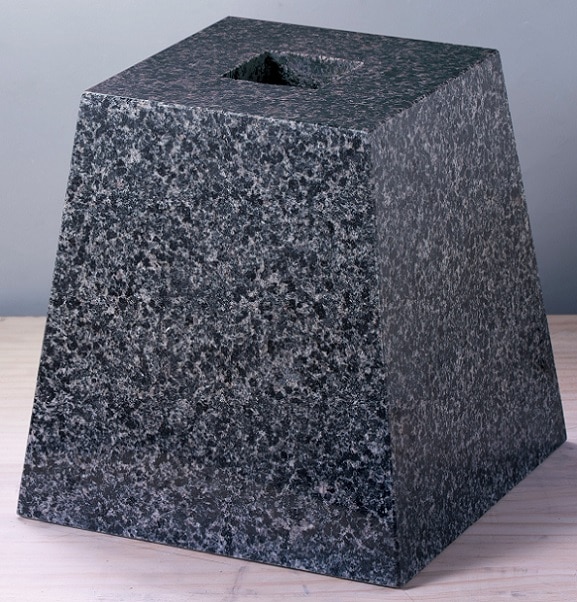 鑑賞石 詳細不明 Yahoo!オークション - 清時代 古霊壁石 台座付き 中国四大鑑賞石