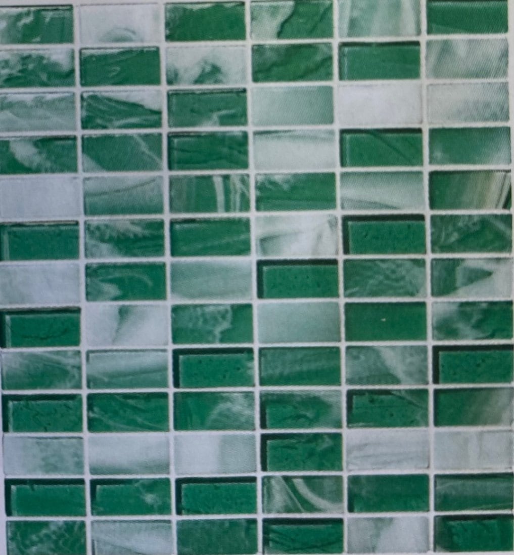 MURANO ITALYとあります。高さは15㎝弱、幅 奥行は6㎝弱