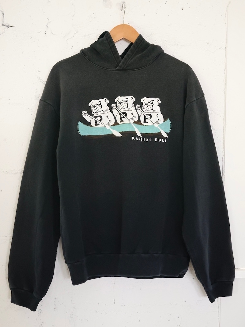 KAPITAL(キャピタル) / 裏毛フードスウェット( 'P'BULLDOGpt ) / ブラック 25AW