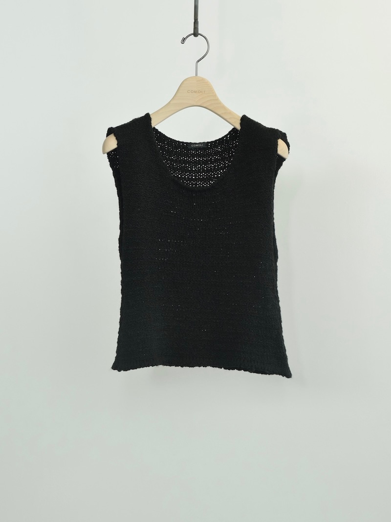 COMOLI(コモリ) / シルク ノースリーブニットトップ / BLACK 26SS
