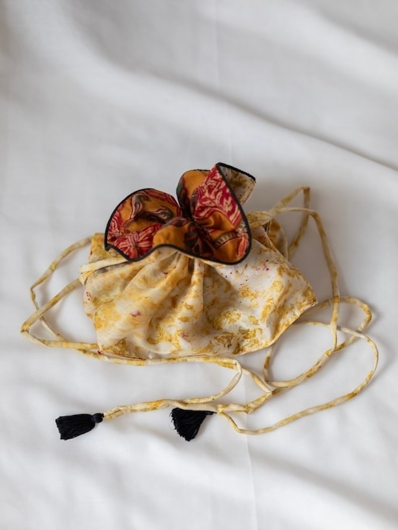 TADO (タド) / PHOOL SILK POUCH - MARIGOLD / ECO PRINT