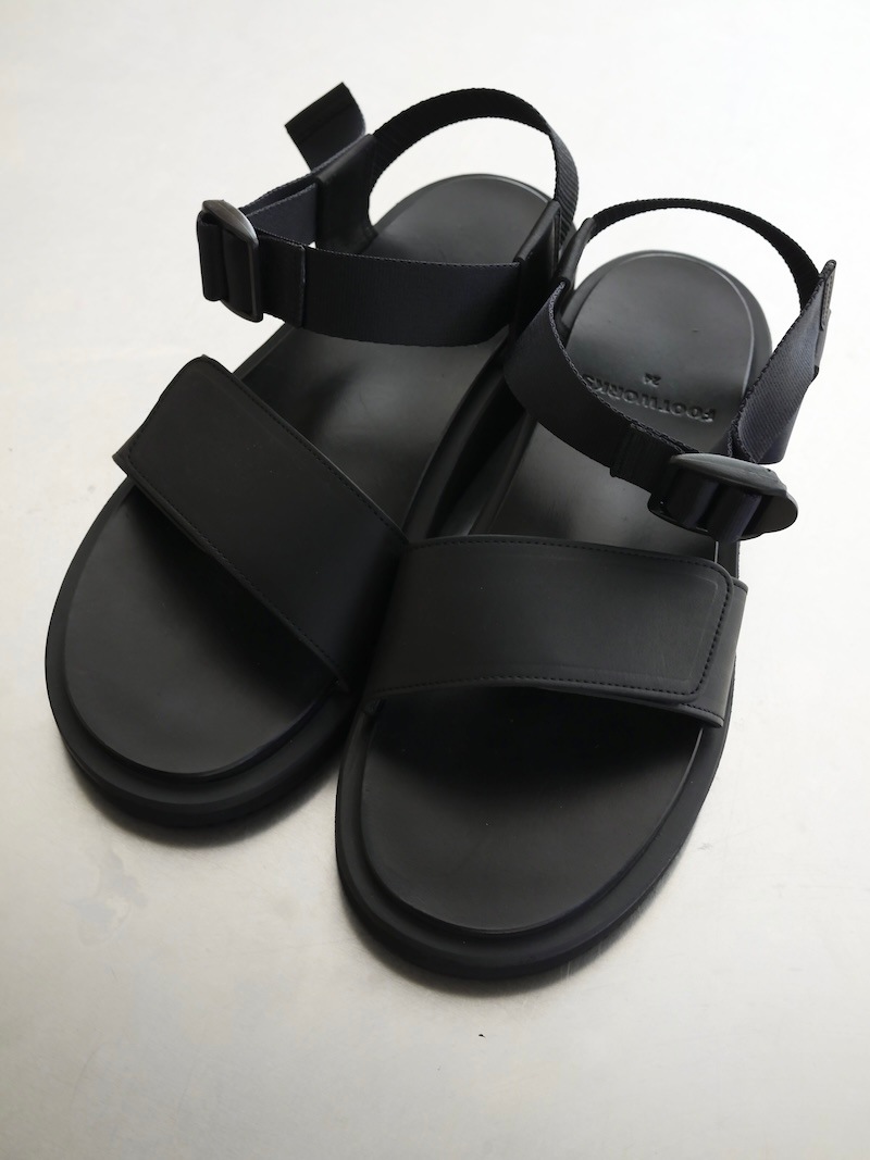 FOOTWORKS / Sandals with Velcro Straps (wide belt) in Smooth Leather / WOMENS / 26SS