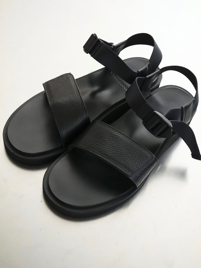 FOOTWORKS / Sandals with Velcro Straps (wide belt) in Grain Leather / MENS / 26SS