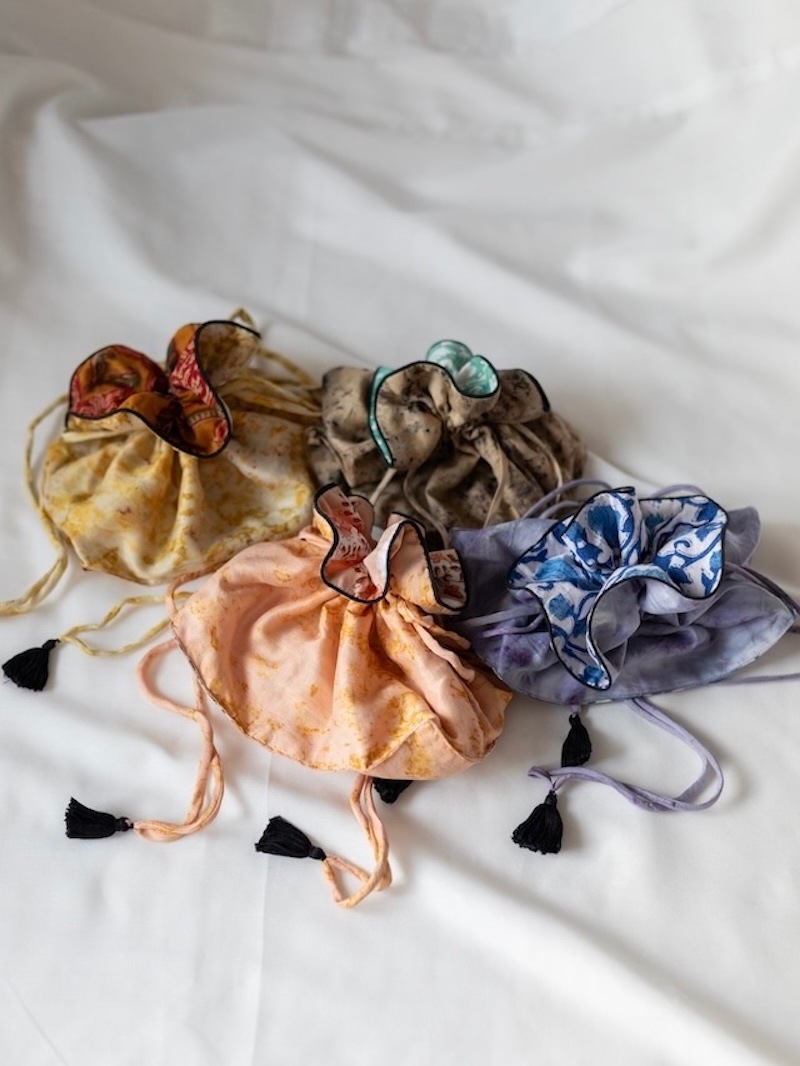 TADO (タド) / PHOOL SILK POUCH - MARIGOLD / ECO PRINT