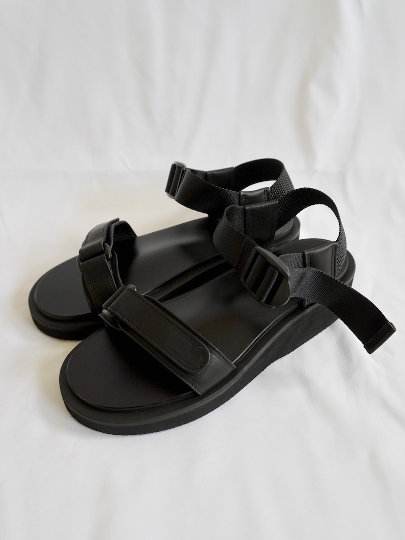 未使用　FOOTWORKS Sandals Smooth Leather New Sandals with Velcro Straps in Smooth Leather | FOOTWORKS