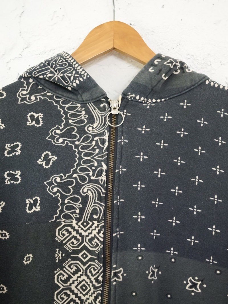 KAPITALキャピタル　黒バンダナ柄 ビバークフードブルゾン　サイズ４ KAPITAL(キャピタル) / 裏毛 バンダナ柄ビバークフードブルゾン / 25AW