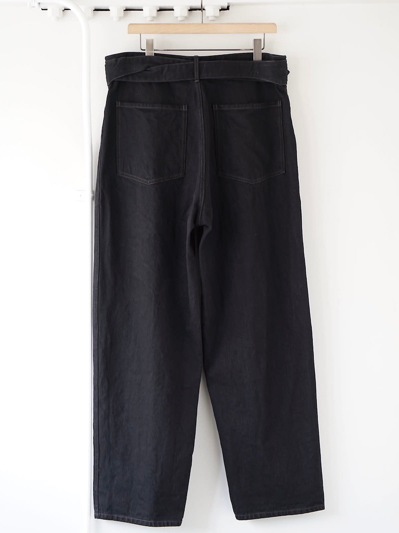 COMOLI 25AW ブラックデニム ベルテッドパンツ サイズ1 新品未使用 COMOLI(コモリ) / ブラックデニム ベルテッドパンツ 25AW | 商品