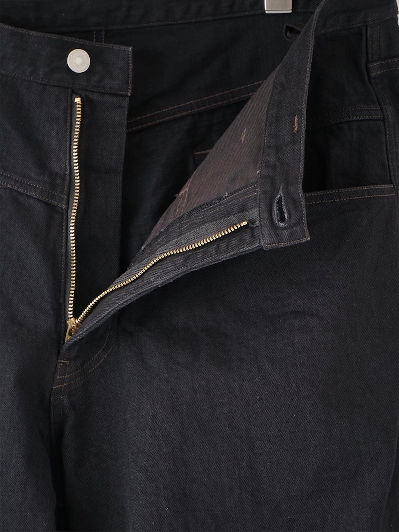 COMOLI(コモリ) / ブラックデニム テーパードパンツ 25AW | 商品