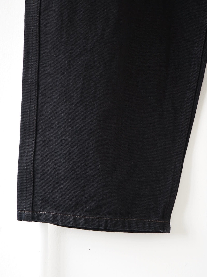 comoli 25AW ブラックデニムテーパードパンツ サイズ1 COMOLI (コモリ) ブラックデニム テーパードパンツ