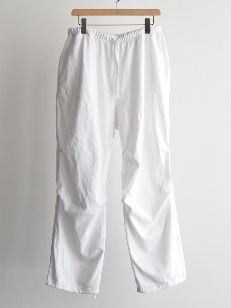 COMOLI(コモリ) / コットンジャージ ニータックパンツ / WHITE 25AW