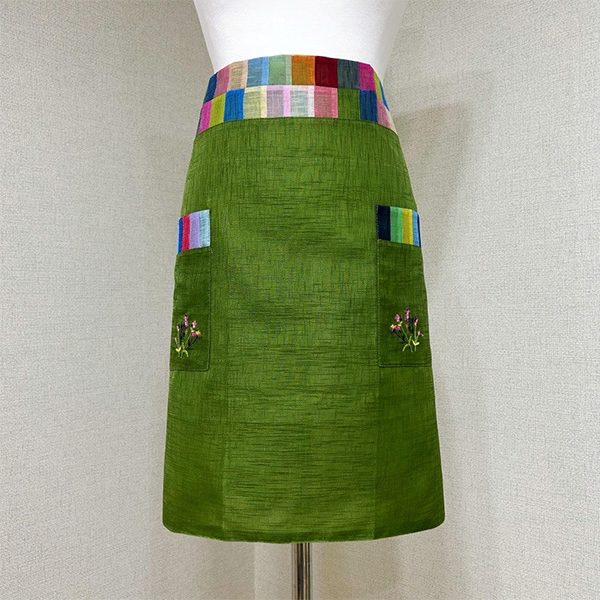 韓国伝統モシ】花刺繍ウエストハーフエプロン（ネイビー） | 新商品