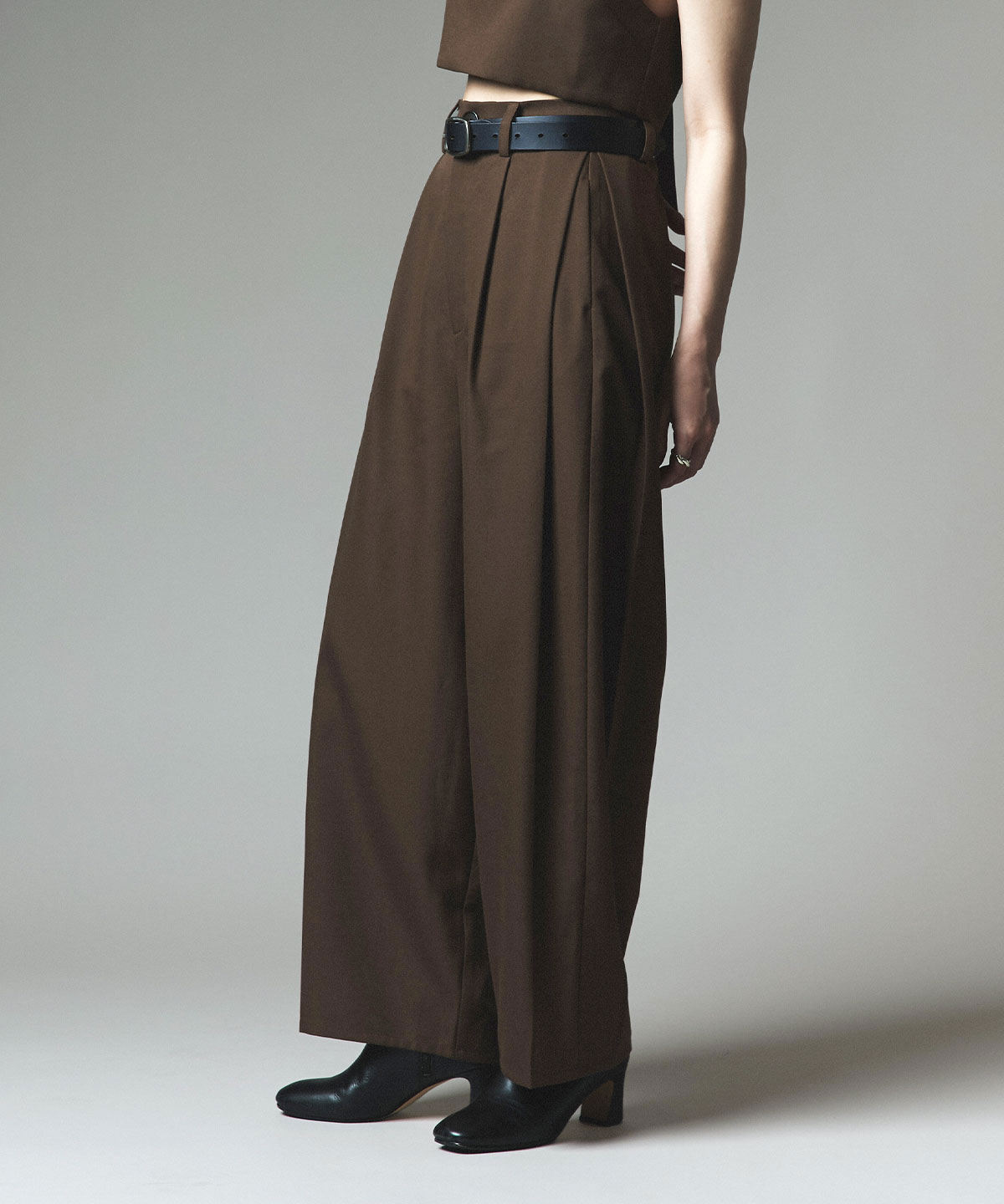 ストレッチソフトツイルコクーンスラックス 全4色