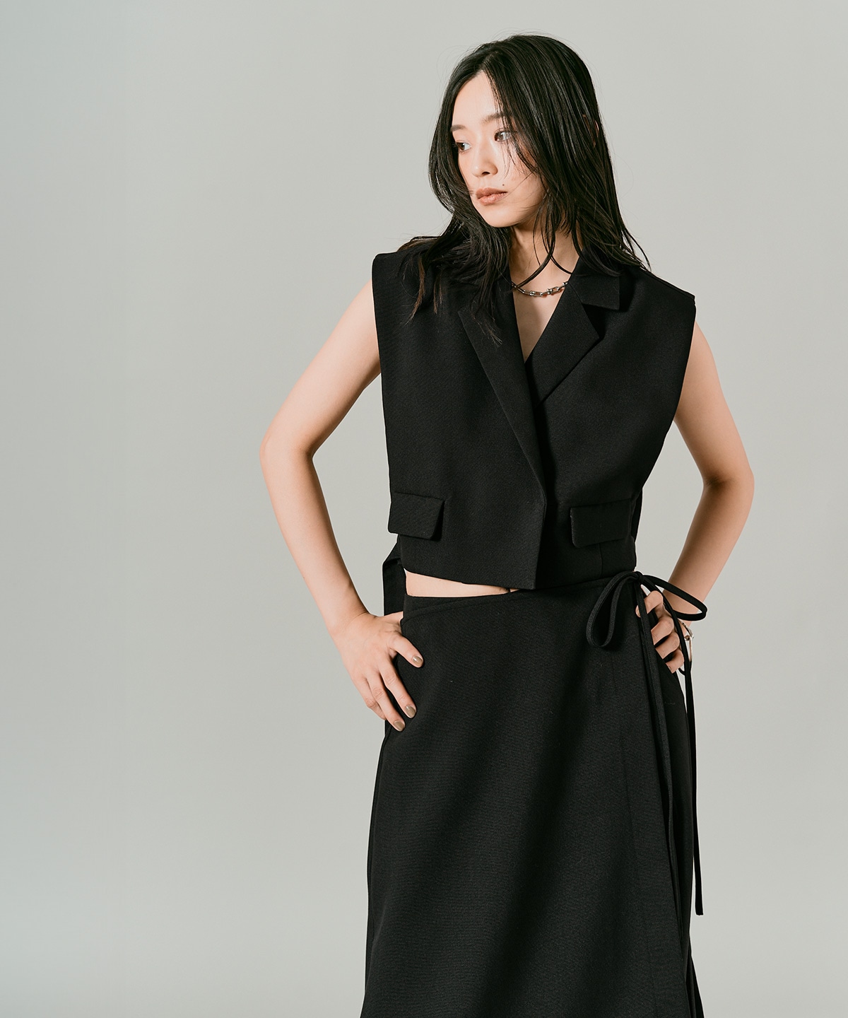 新品 23AW URU レーヨン ワイド ダブルジップ ショート 中綿 ベスト 予約販売】クラシカルツイルダブルショートベスト 全4色