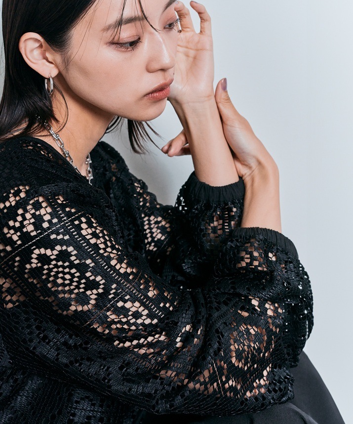 【新品タグ付】UNITED ARROWS ラッセルレースロングスリーブチュニック セール】 ラッセルレースノースリチュニック（オフホワイト