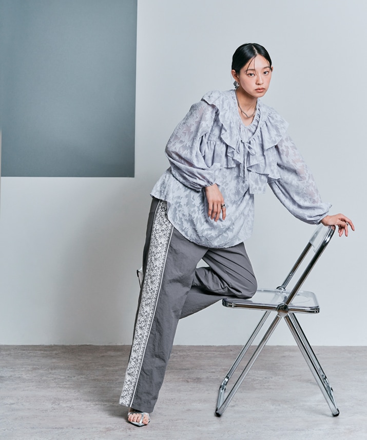 ♥プリーツプリーズ♥　パンツ グレー系 レース模様　中古品 プリーツプリーズPLEATS PLEASE プリーツストレートパンツ