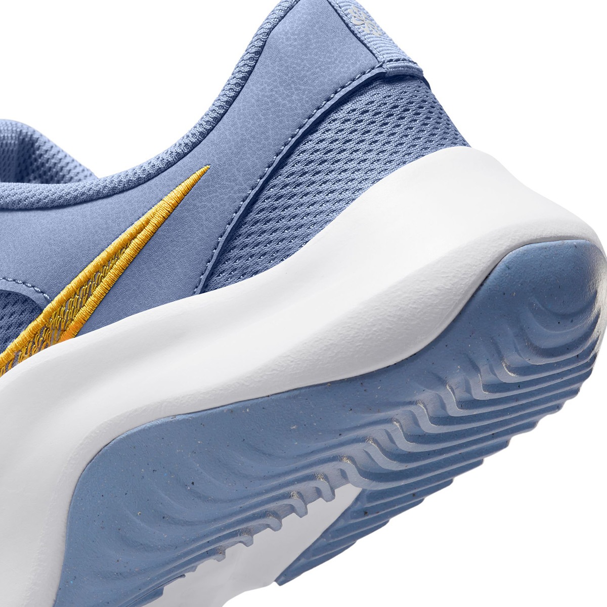 NIKE LEGEND ESSENTIAL 3 NN DM1120-404