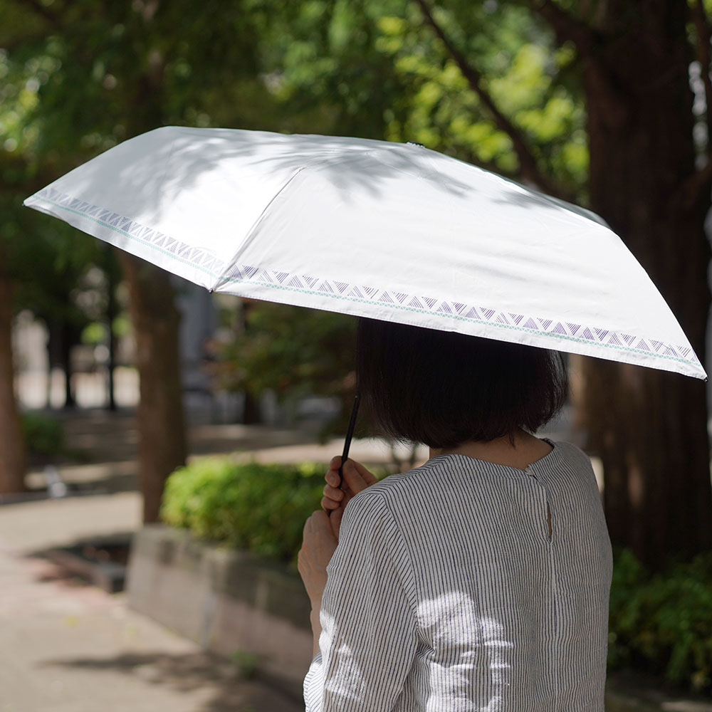 mabu 5本折りたたみ傘 軽くて折れにくいグラスファイバーの骨組みの傘 日傘としても兼用できて、爽やかな柄がポイント