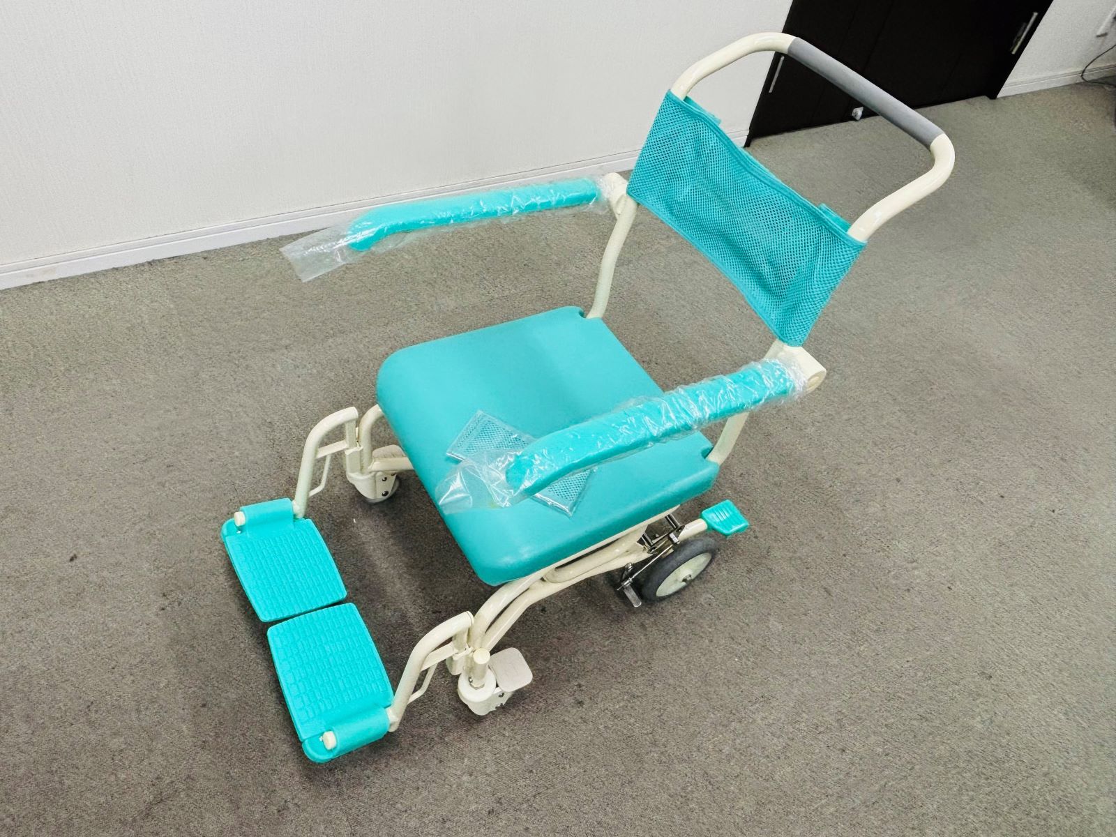 入浴補助用具　シャワーキャリー　デラックスタイプ　CAK-200F　【中古】