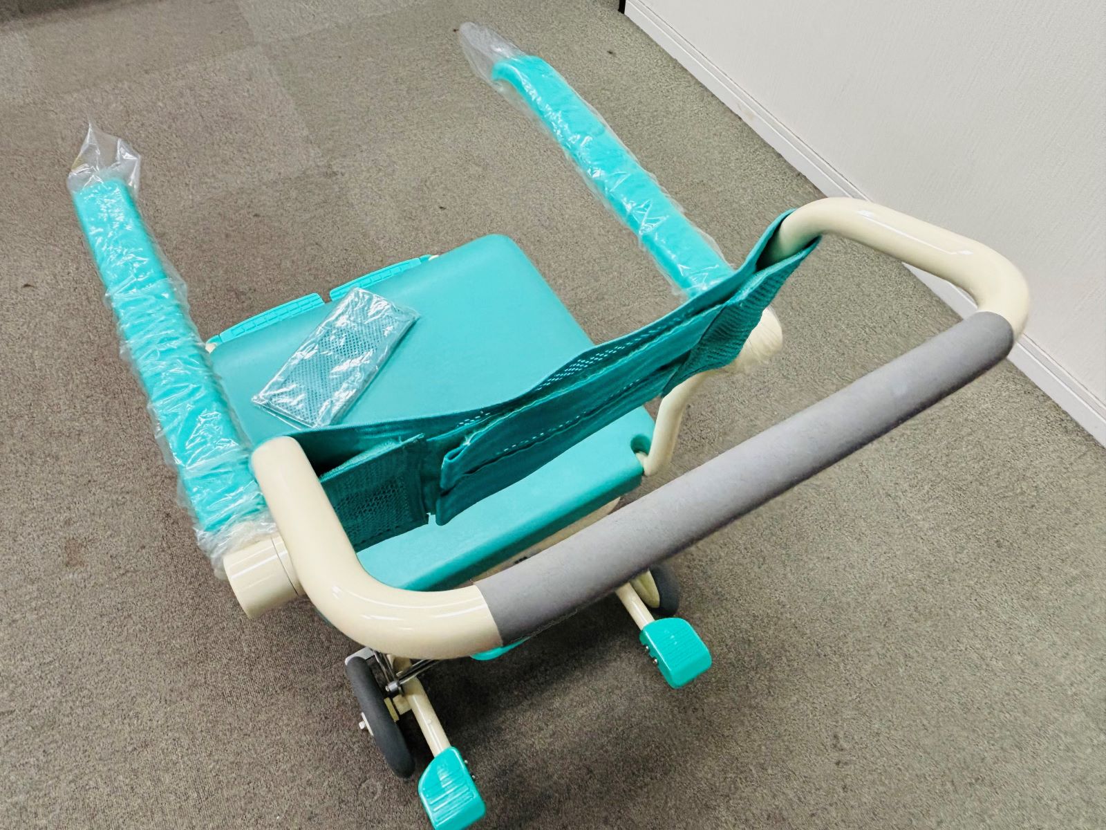 入浴補助用具　シャワーキャリー　デラックスタイプ　CAK-200F　【中古】