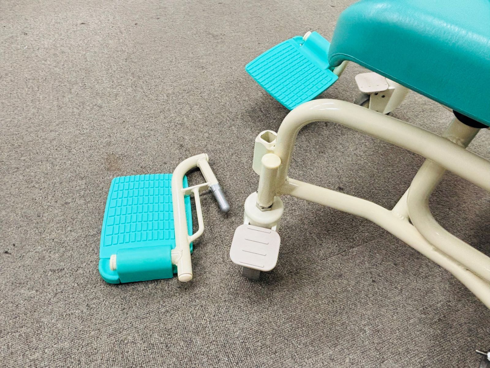 入浴補助用具　シャワーキャリー　デラックスタイプ　CAK-200F　【中古】