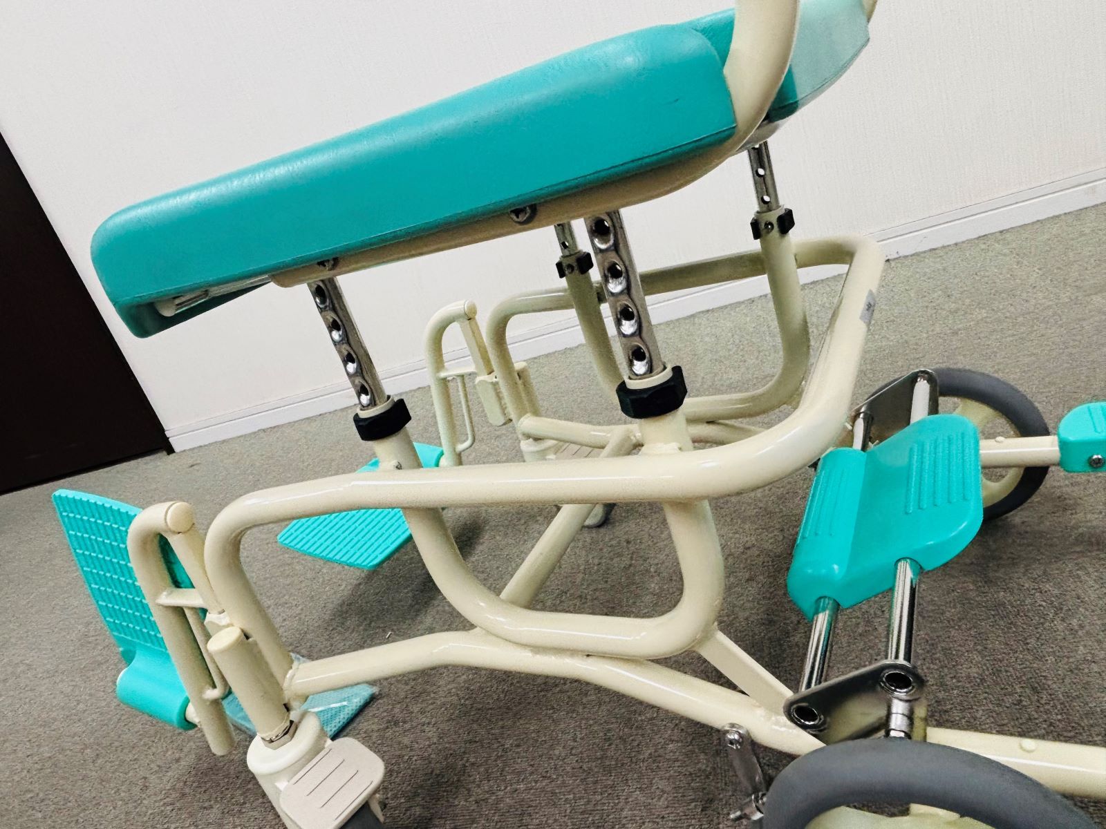 入浴補助用具　シャワーキャリー　デラックスタイプ　CAK-200F　【中古】