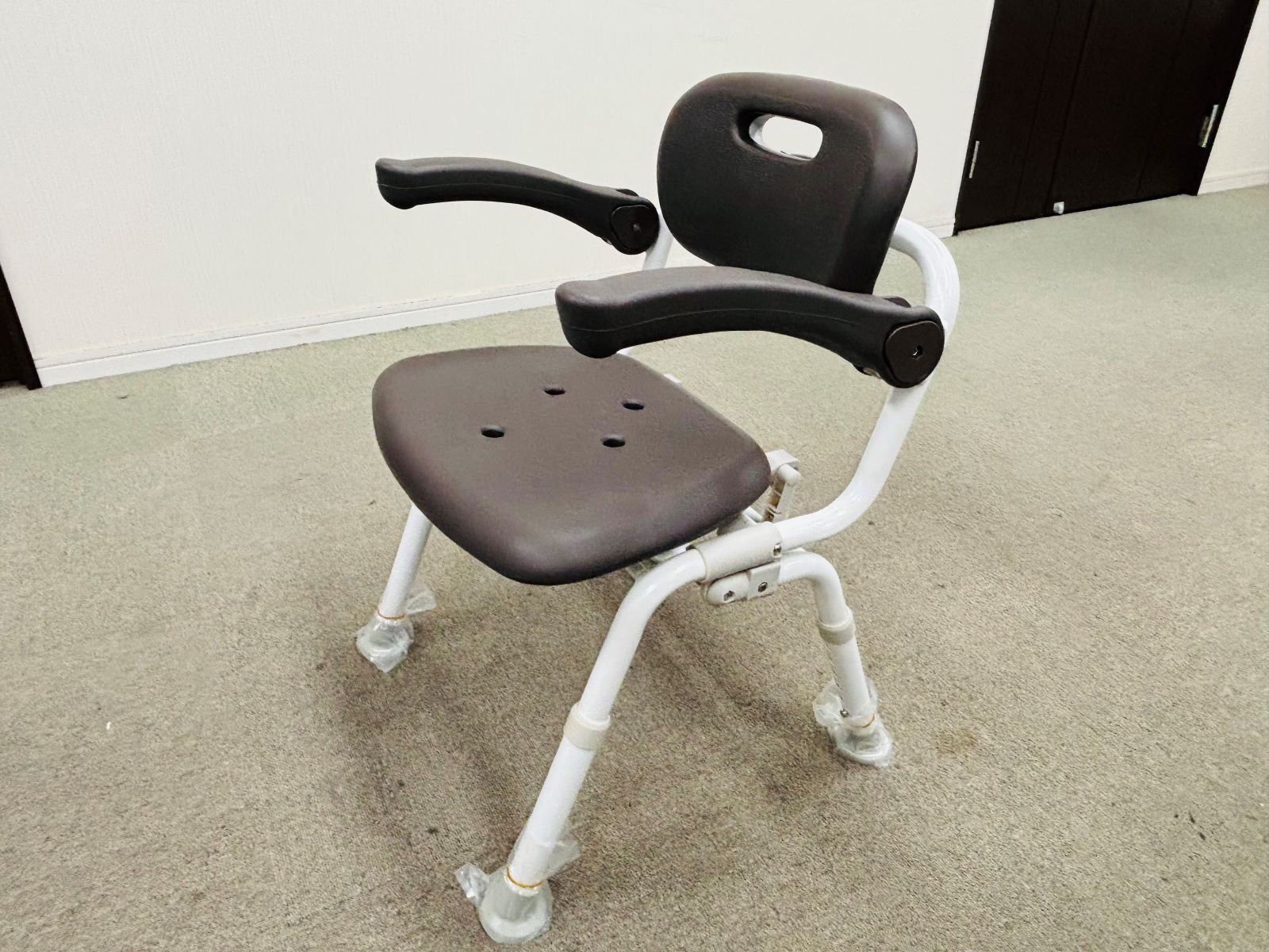 入浴補助用具　シャワーチェア　ユクリアミドルSP　ワンタッチ折りたたみ　ブラウン【中古】