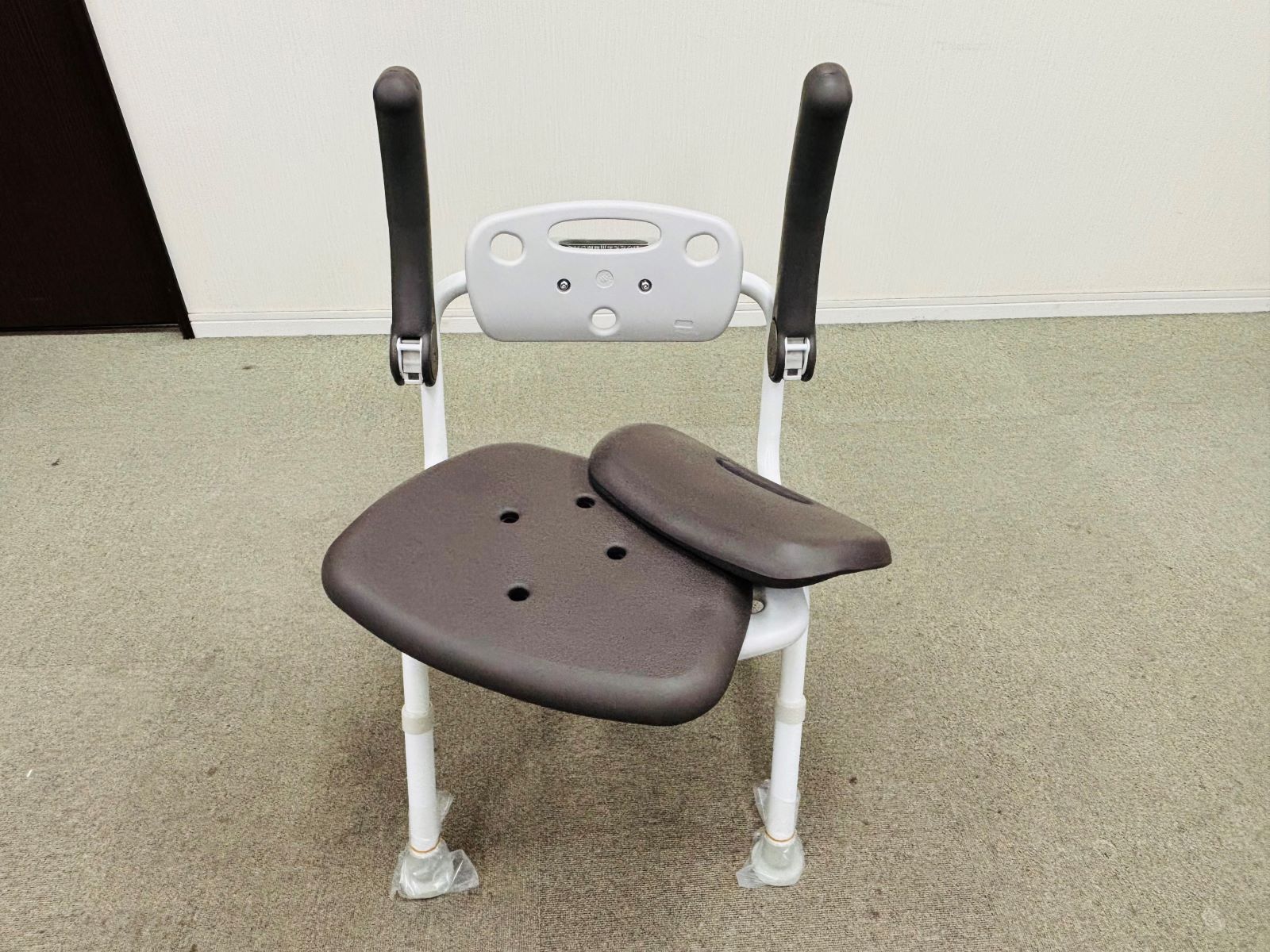入浴補助用具　シャワーチェア　ユクリアミドルSP　ワンタッチ折りたたみ　ブラウン【中古】