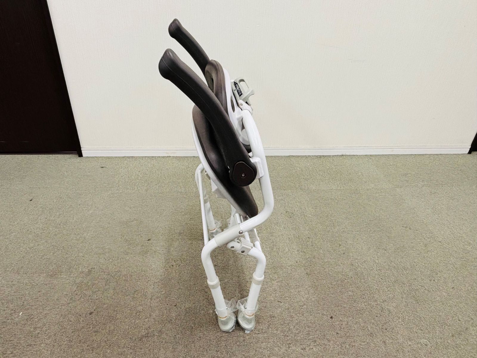 入浴補助用具　シャワーチェア　ユクリアミドルSP　ワンタッチ折りたたみ　ブラウン【中古】