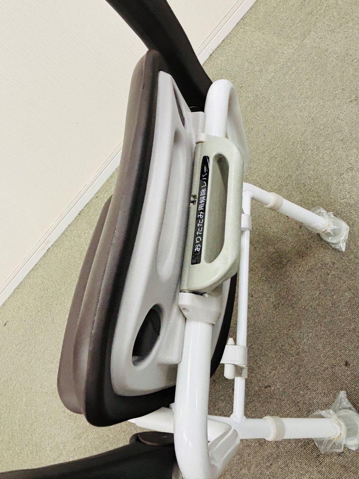 入浴補助用具　シャワーチェア　ユクリアミドルSP　ワンタッチ折りたたみ　ブラウン【中古】