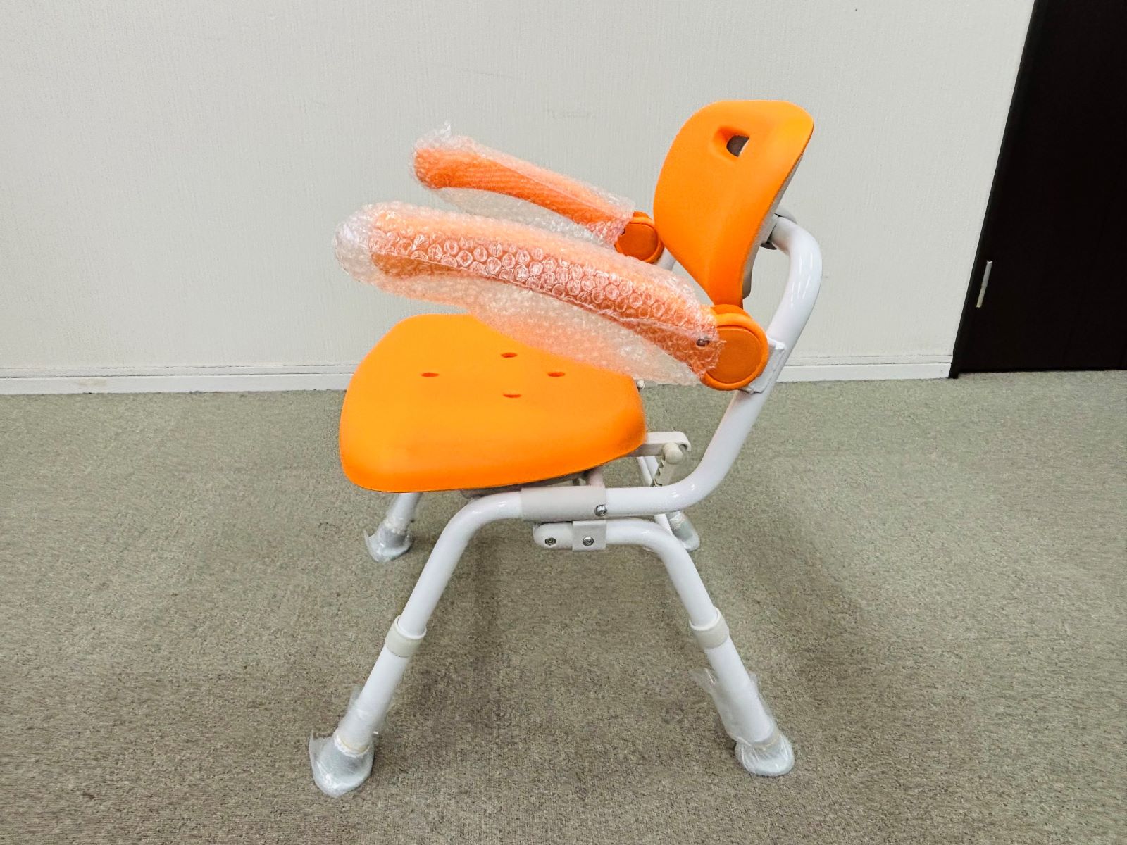 入浴補助用具　シャワーチェア　ユクリアミドルSP　折りたたみN　オレンジ【中古】